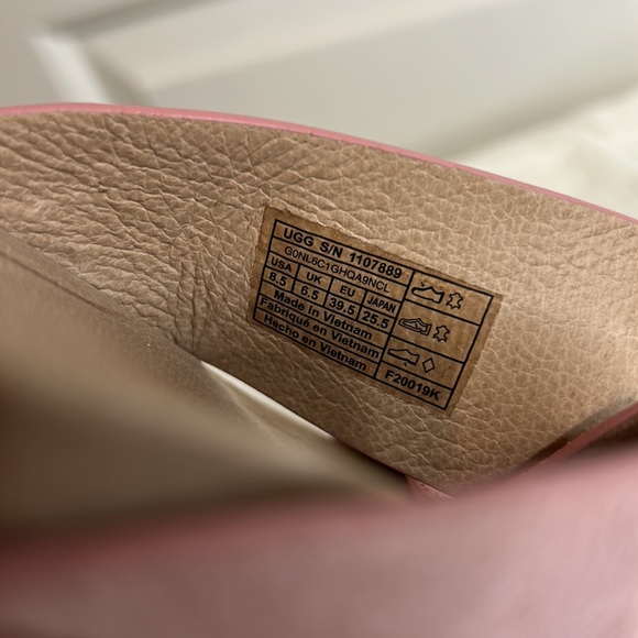 UGG Pink Kari Sandal - Picture 7 of 15